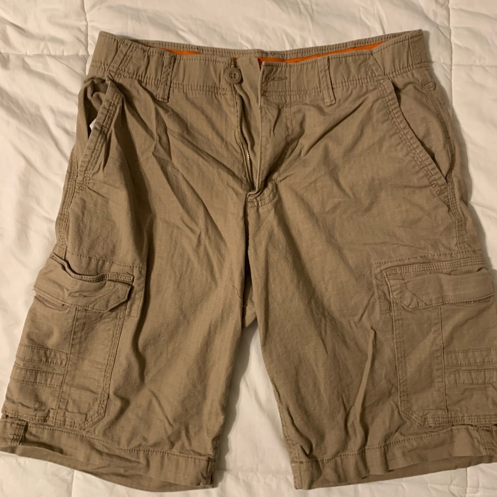 NWOT - Urban Pipeline cargo shorts size 32